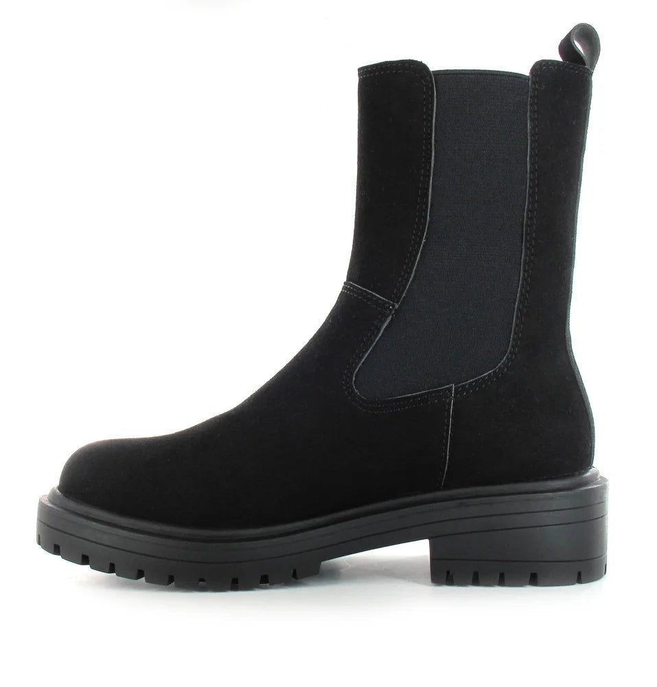 Lucy Black Chelsea Boots - Victoria cheong